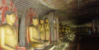 800px-Dambulla_cave_paintings.jpg